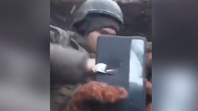 Bild von Das Leben eines ukrainischen Soldaten wurde nicht durch eine Kevlar-Weste, sondern durch sein Telefon vor dem Tod gerettet
