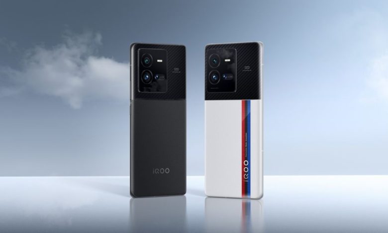 das-offizielle-design-der-iqoo-10-serie-wurde-gehaenselt-und-wird-mit-einem-massiven-kameramodul-geliefert